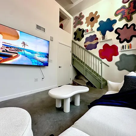 Ferienwohnung The Arte Mundi Loft - Pool Gym Lounge